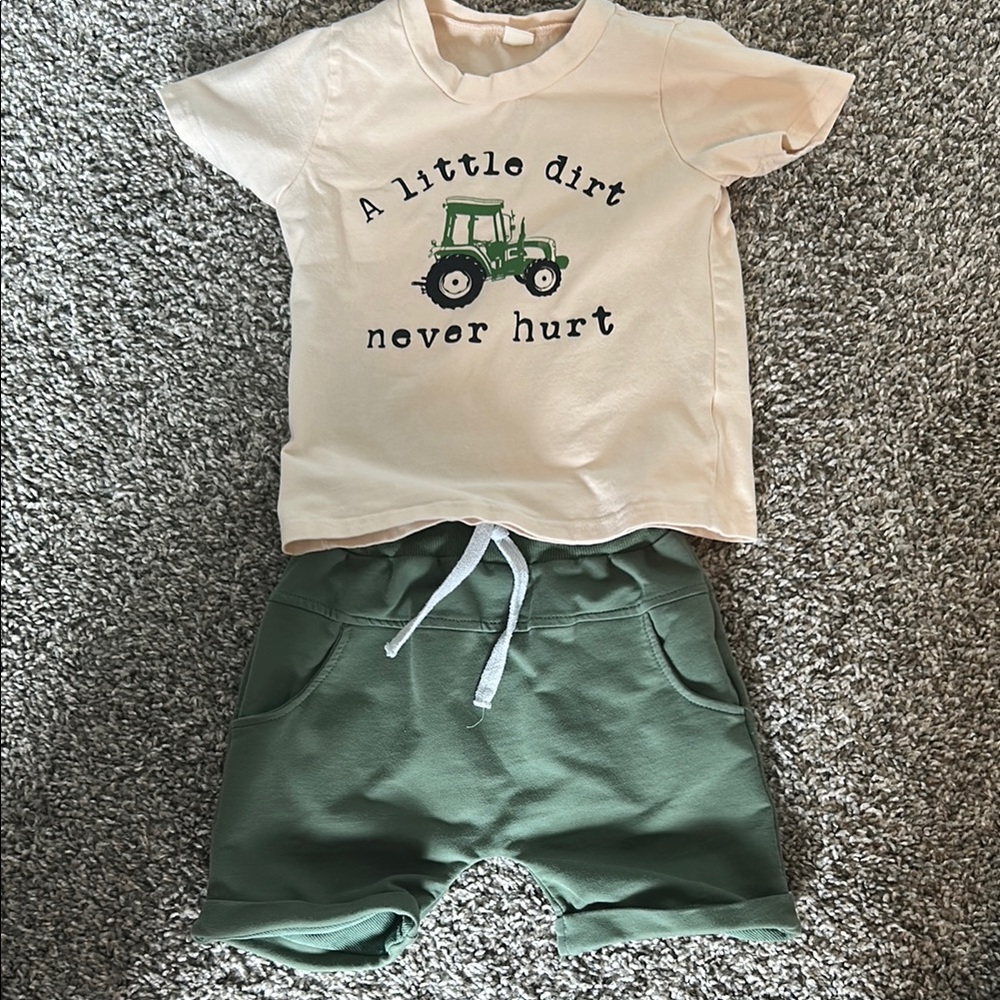 Size 2/3T boy graphic Tshirt and shorts matching set